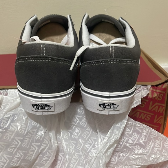 Brand new in box Old skool lite suede/canvqs pewter color vans. Size 9.5 US. - Picture 4 of 5